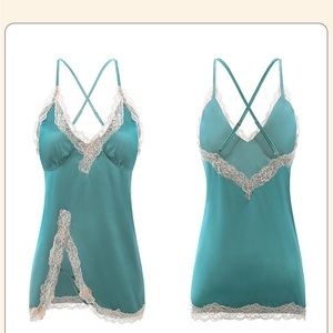 Ladies dress, green, new.